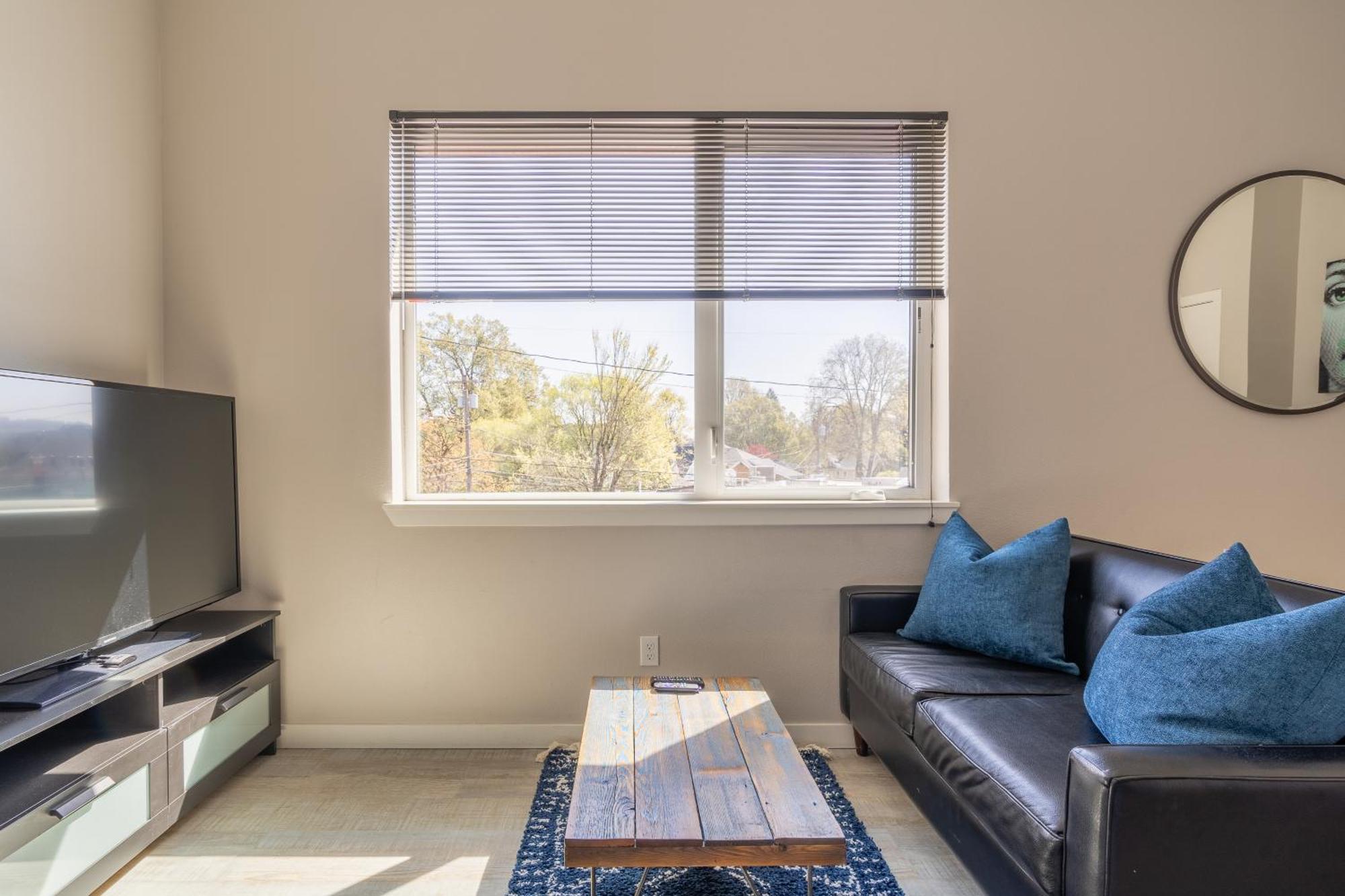 Sunny Studio Apartment - Food Carts, Coffee & Bars Πόρτλαντ Εξωτερικό φωτογραφία