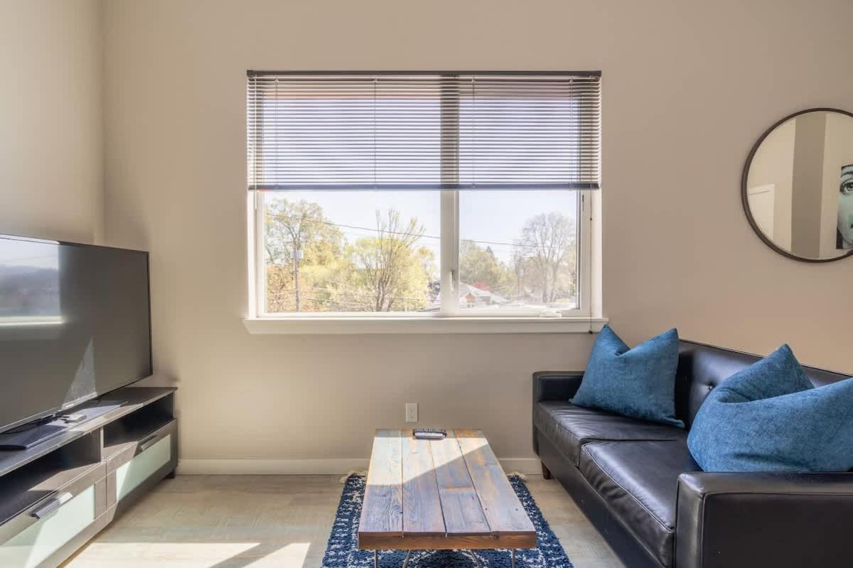 Sunny Studio Apartment - Food Carts, Coffee & Bars Πόρτλαντ Εξωτερικό φωτογραφία
